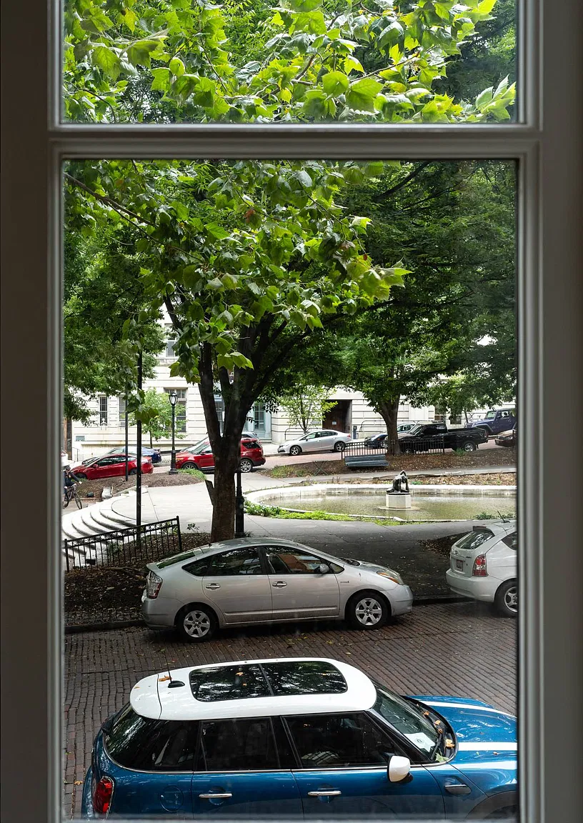 3 bed, 2438 sqft, $4,000 — Photo 2