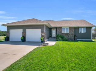 2005 E 58th St, Kearney, NE 68847