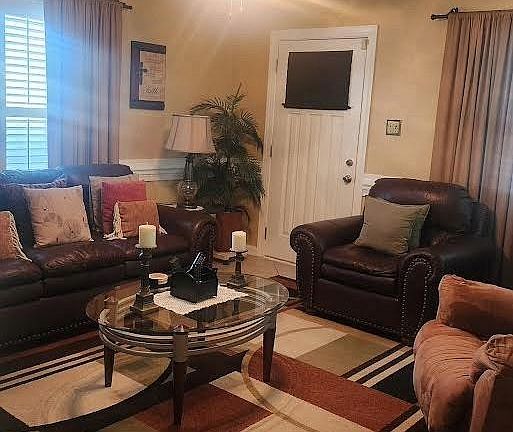 5th image of 312 Glenwood St