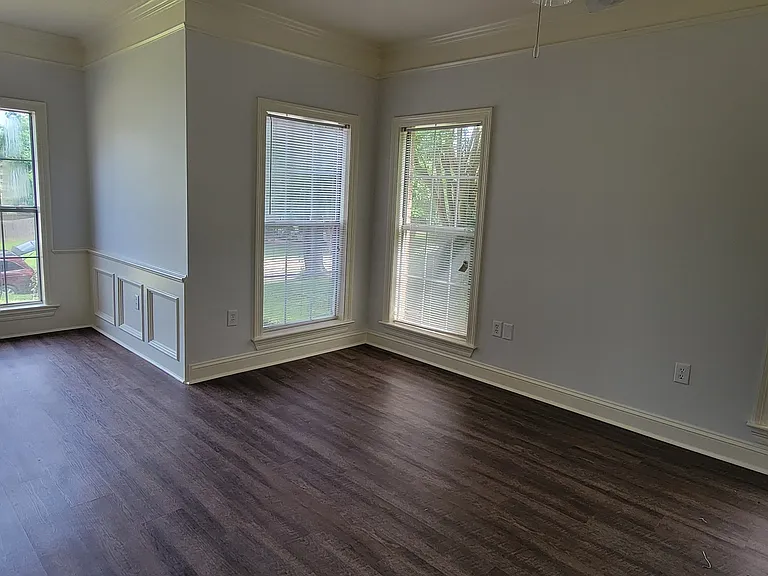 516 Windsor Dr — Photo 8