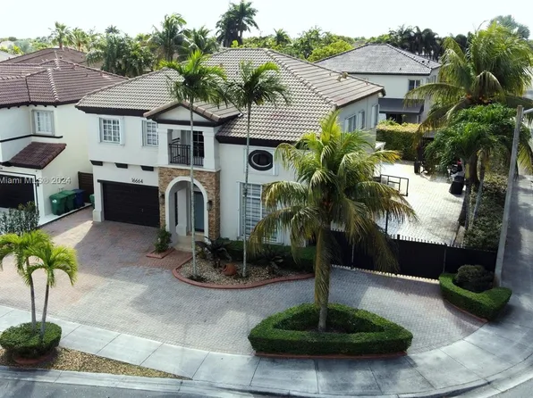 16664 SW 50th Ter, Miami, FL 33185