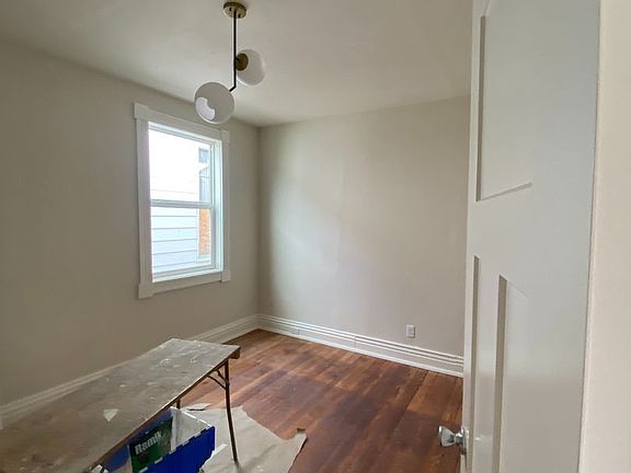3rd image of 529 E Ormsby Ave