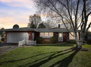 5435 Hilldale Dr, Racine, WI 53406