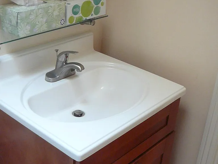 Bath vanity