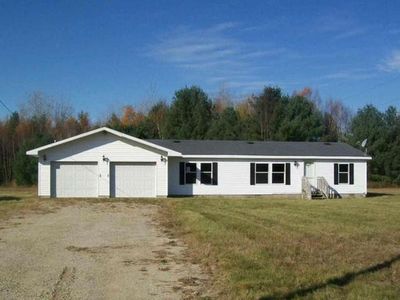 4045 N Geneva Rd, Coleman, MI, 48618