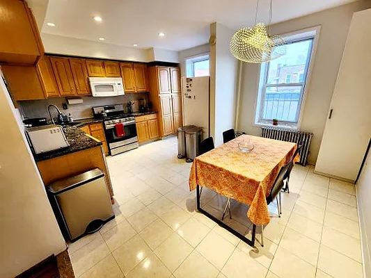 Rented by Brooklyn Property Group LLC | media 32