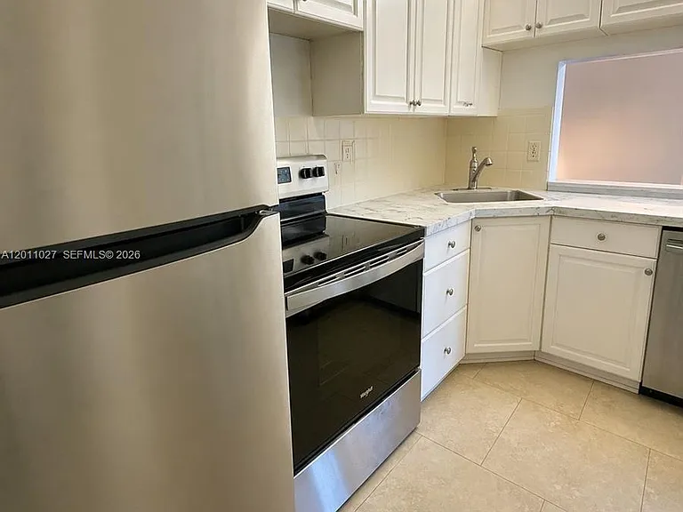 1110 Green Pine Blvd #C1 — Photo 8