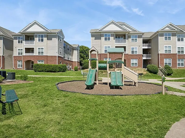 Magnolia Pointe — Photo 3