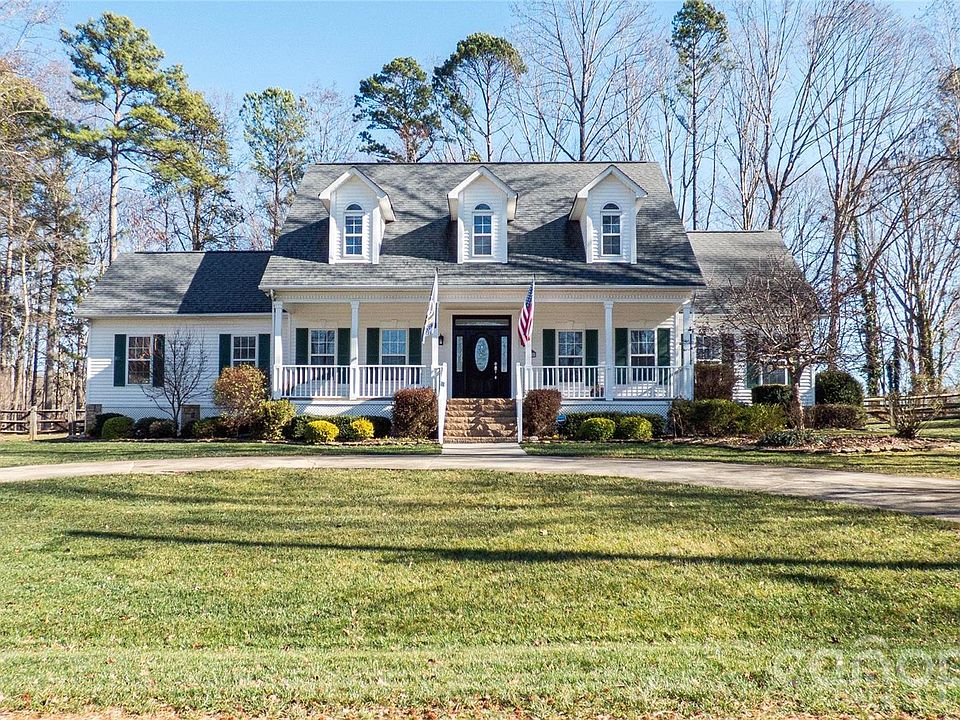 1st image of 230 Hideaway Ln