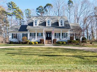 230 Hideaway Ln, Mooresville, NC 28117