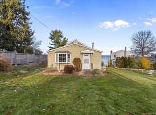 35 Faulkner Dr, Guilford, CT 06437