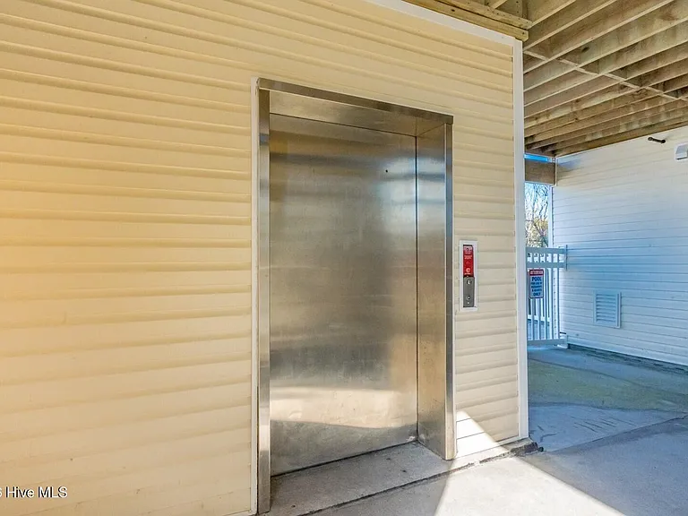 1507 N New River Dr #216 — Photo 25