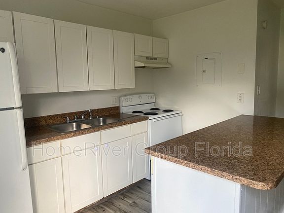 3rd image of 11600 Mendel Dr APT 9