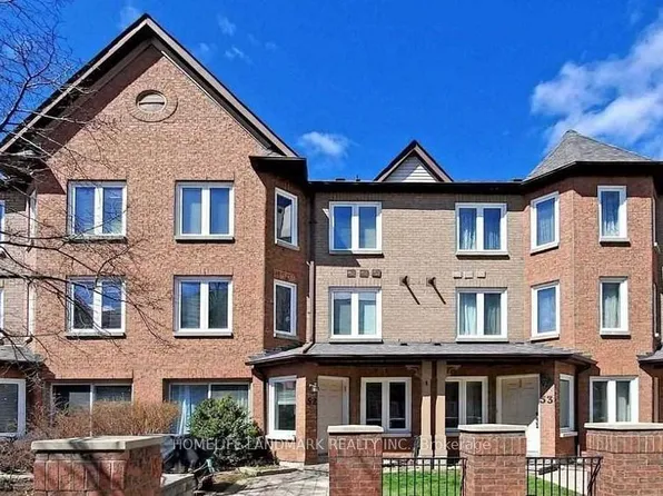 735 New Westminster Dr #52, Vaughan, ON L4J 7Y9
