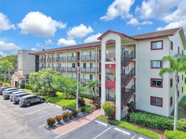 12750 SW 15th St APT 204D, Pembroke Pines, FL 33027