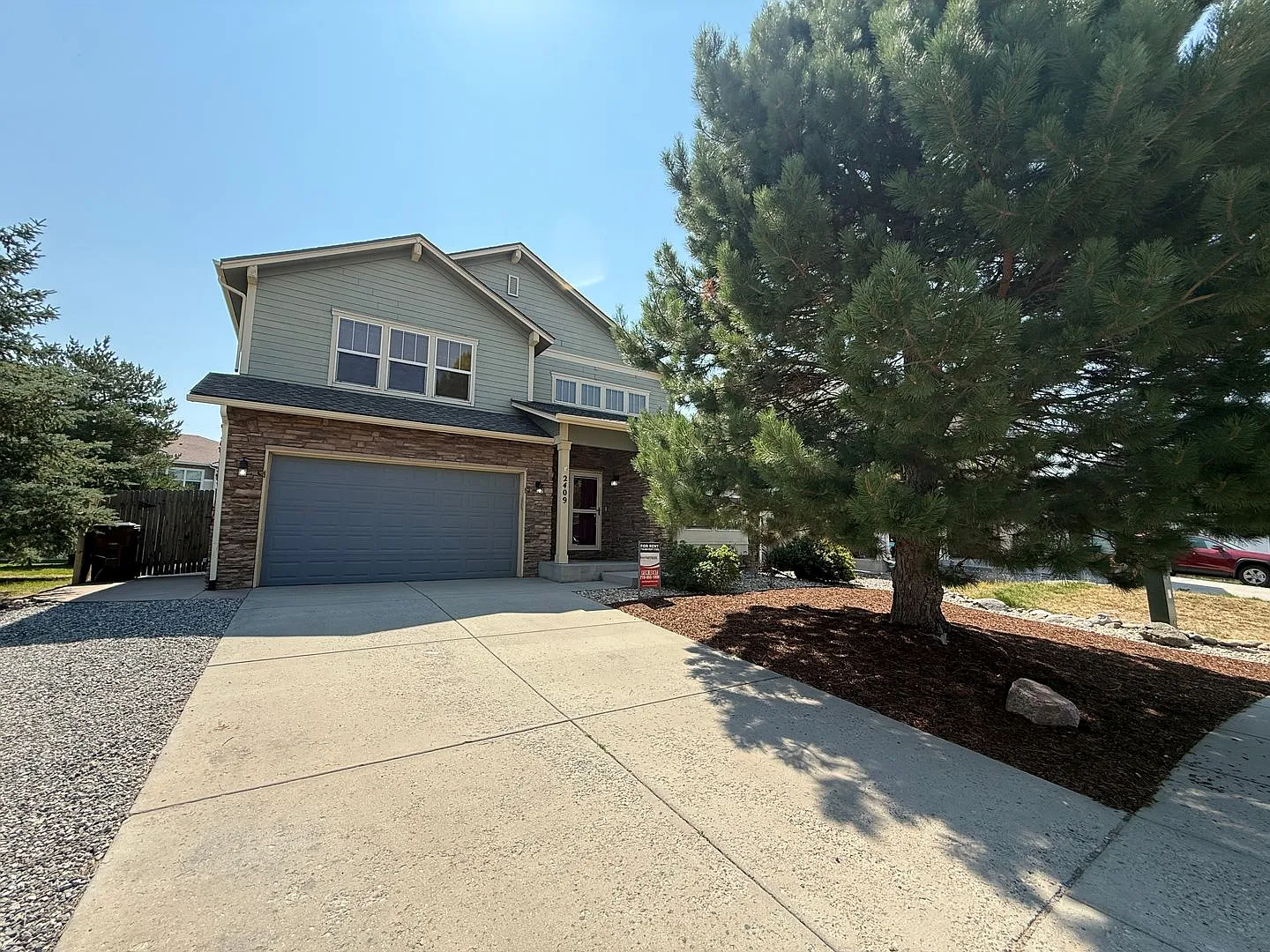 Spacious 5-Bedroom Home Near Peterson & Schriever Space Force Bases — Photo 2
