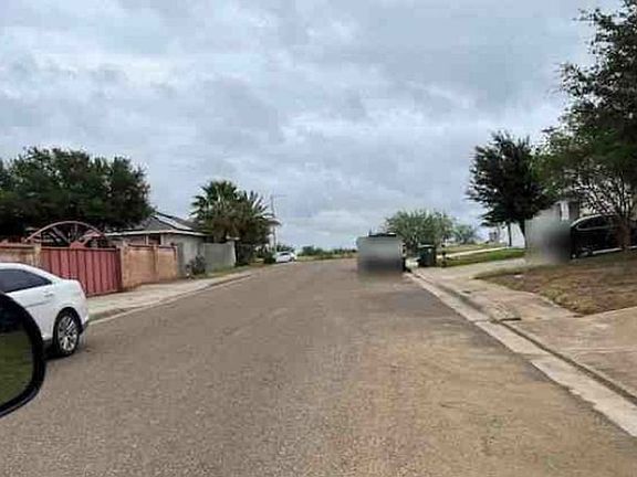 Exterior Neighborhood (street photo)