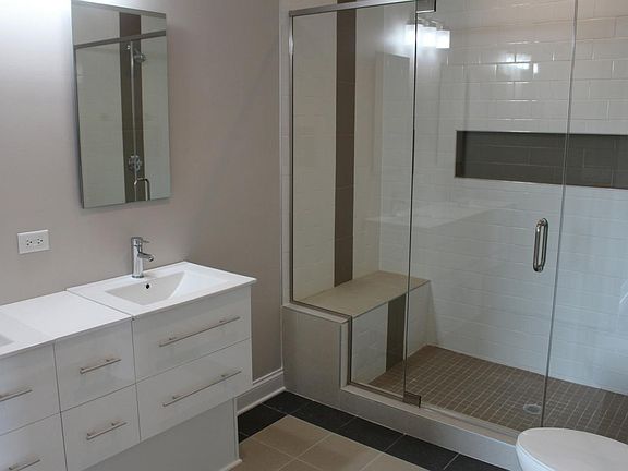 5th image of 15 S Hoyne Ave #4