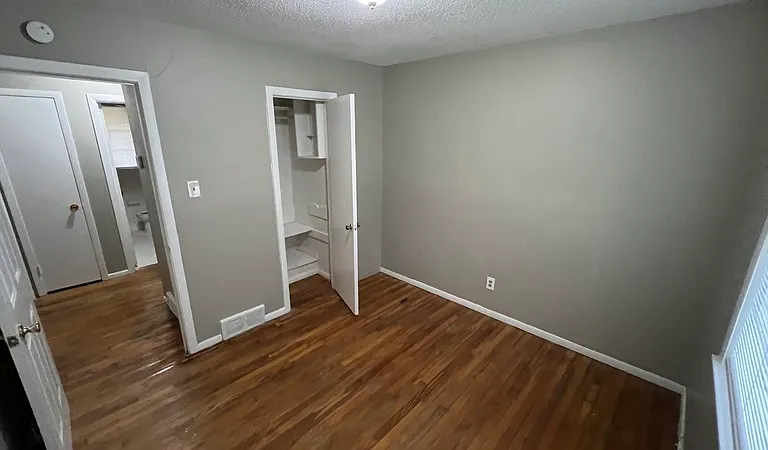 4914 Biscoe Ave — Photo 7