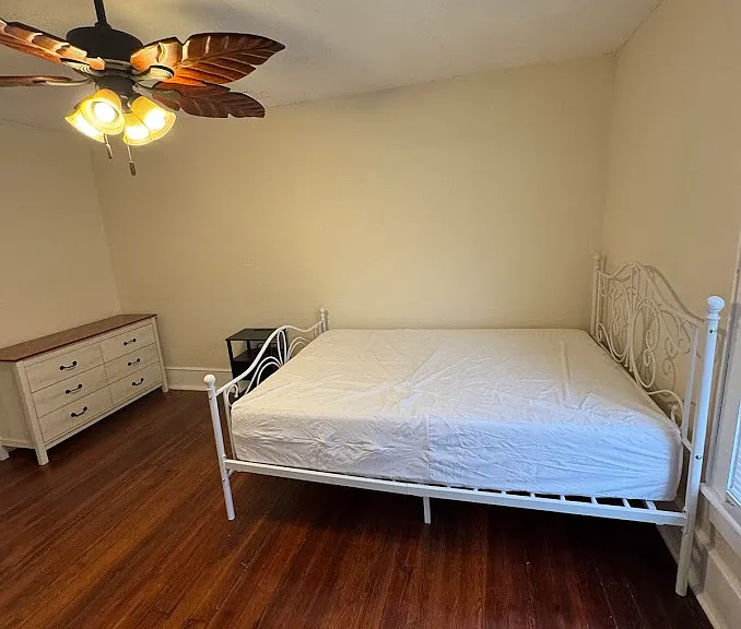 1419 Windsor Ave — Photo 4