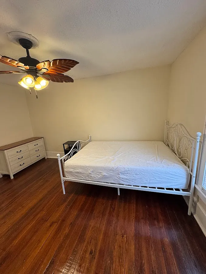 Building Photo - 1419 Windsor Ave #3