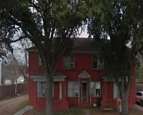 1st image of 300 E Post Office St APT A
