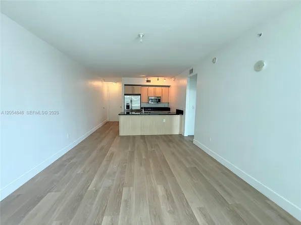 79 SW 12th St, Miami, FL