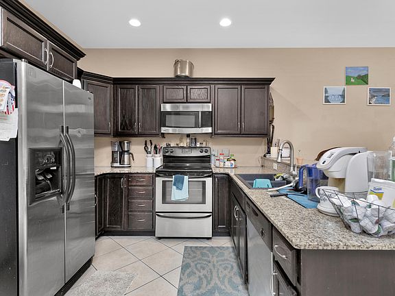 5th image of 2103 Pomegranate Ct