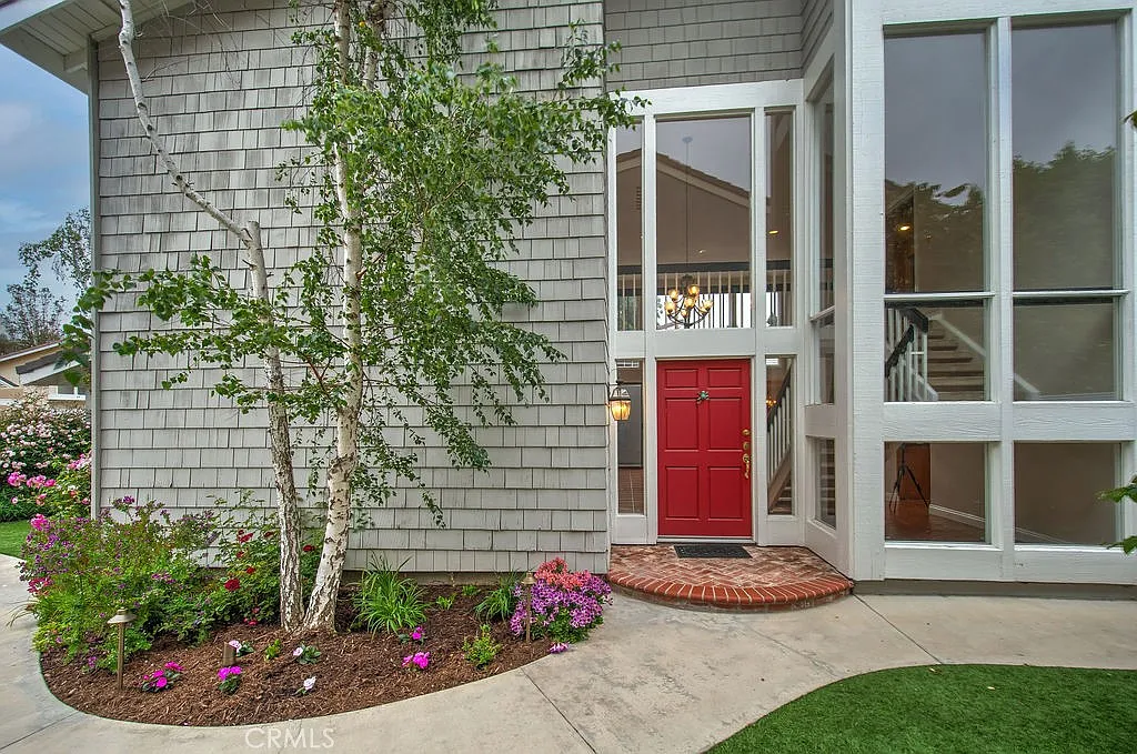 5 bed, 2500 sqft, $6,500 — Photo 3