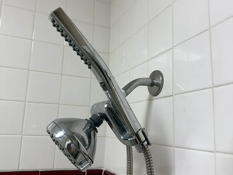 A LOVELY HANDHELD NECESSITY !