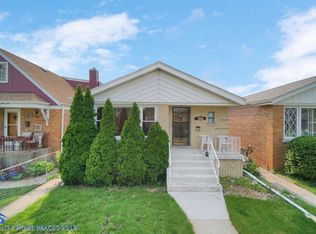 7820 Mayfield Ave, Burbank, IL 60459