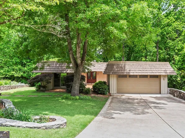 1075 Winding Branch Ln, Atlanta, GA 30338