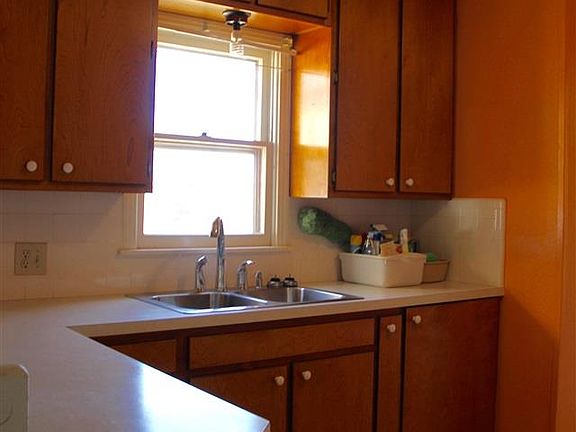 3rd image of 221 Torreon Dr