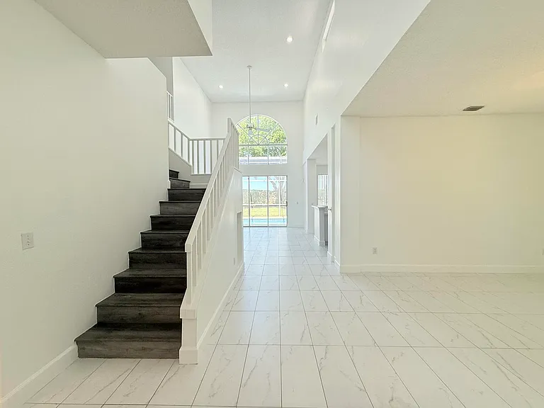 10875 Old Bridgeport Ln — Photo 8