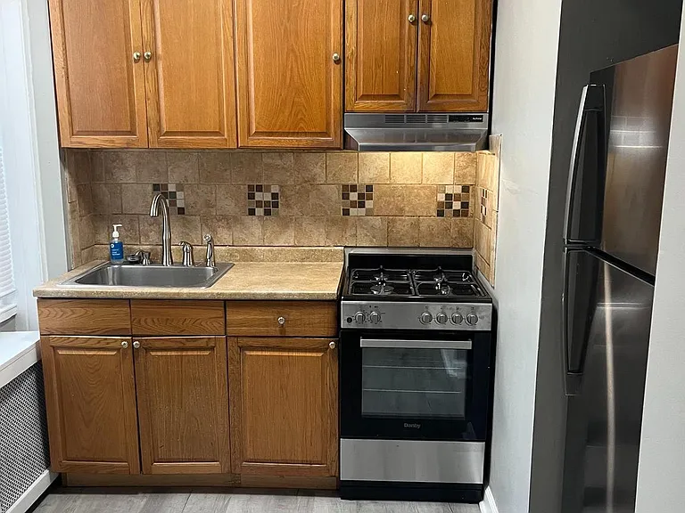 2666 Bridge St #1 — Photo 11