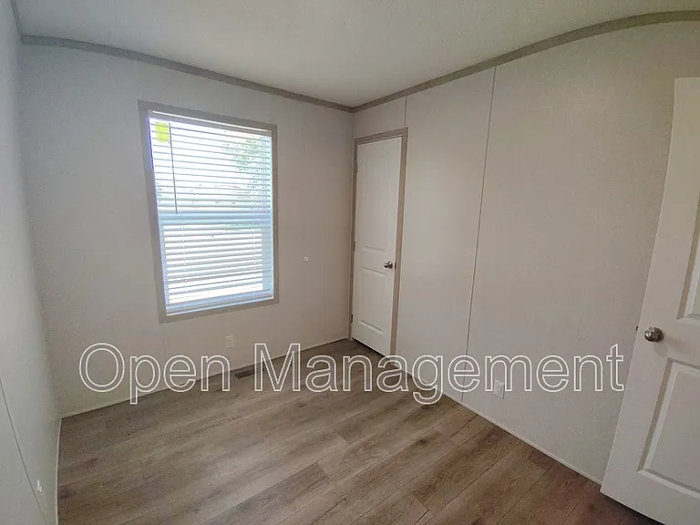 40 Erin Ln #19 — Photo 12