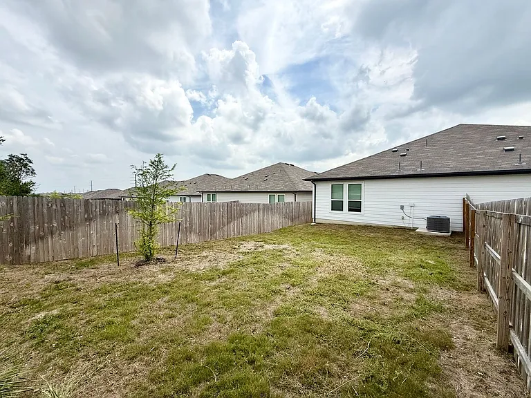 339 Nespral Dr — Photo 23