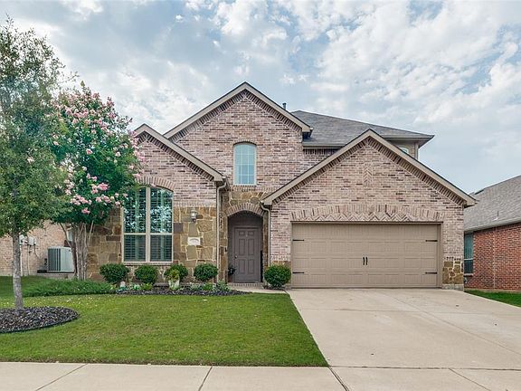 Welcome To 612 Ricochet Drive!