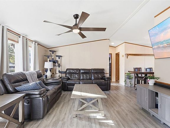 5th image of 106 Browns Rd