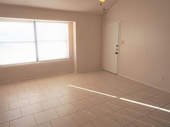 5th image of 1403 Hermitage Dr