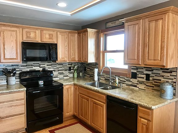 5th image of 104 Christopher Ct