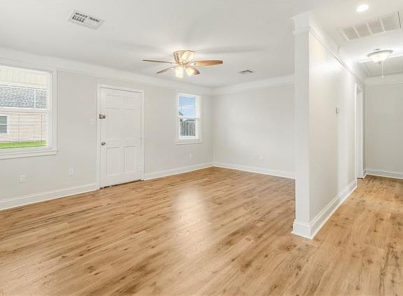 4th image of 589 Grove Ave