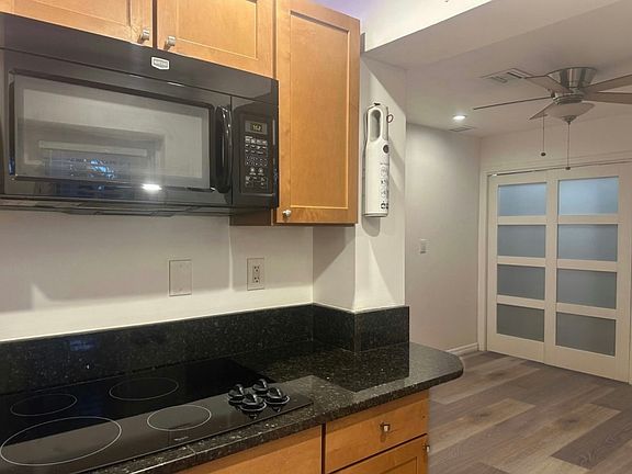 5th image of 1008 NE 11th St #B