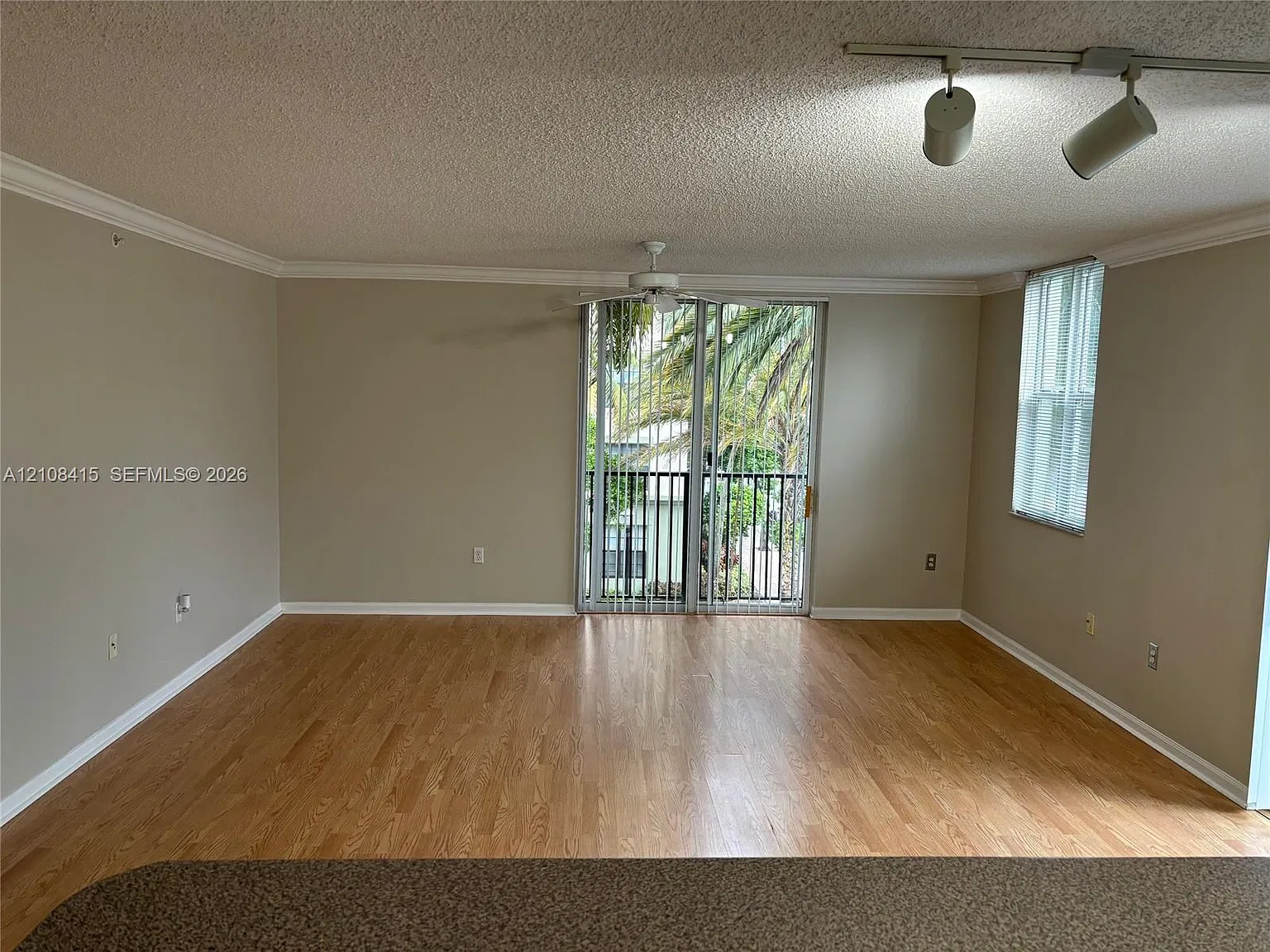 Regent Park Condo — Photo 3