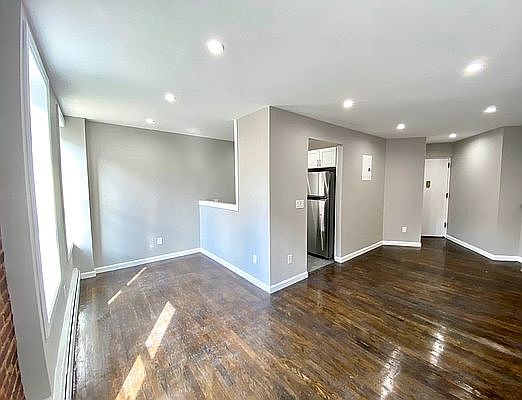 2nd image of 215 E 164th St APT 4A