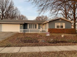 2601 Manchester Dr, Springfield, IL 62704