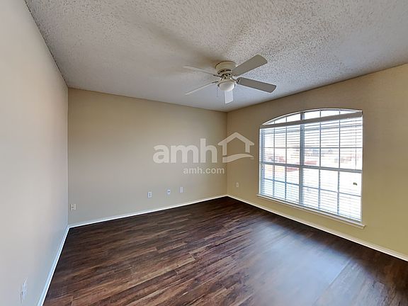 5th image of 127 Southlake Dr