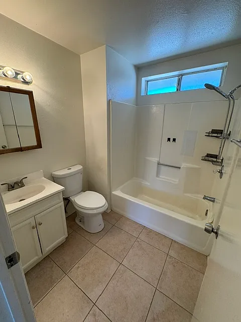 2 bed, $1,150 — Photo 4