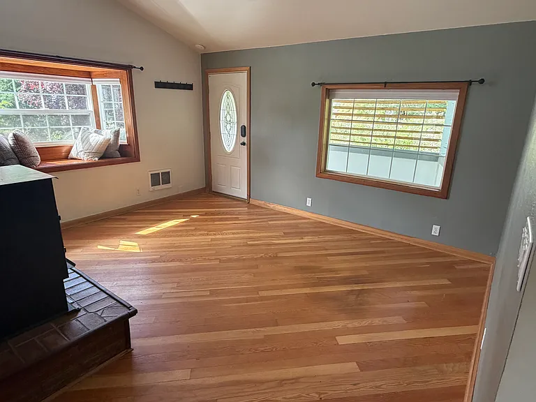 721 Cole Rd — Photo 3