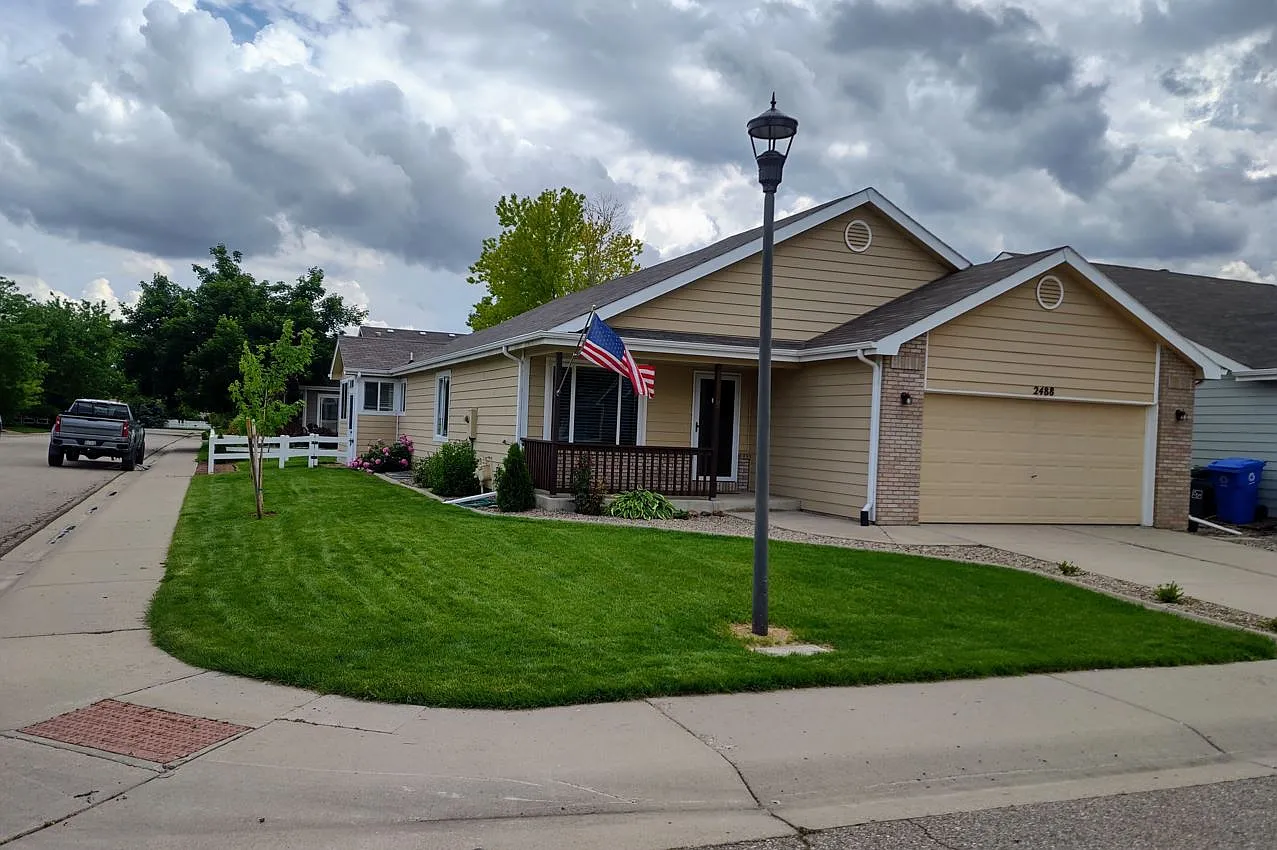 4 bed, 2352 sqft, $2,500 — Photo 1